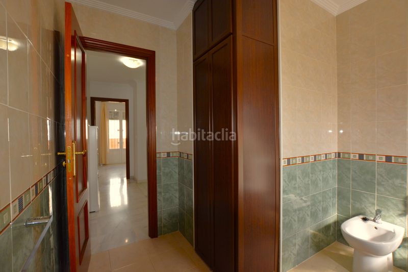 Foto e026021a-cea2-4c2e-9b5c-ed600e6a0239. Casa adossada amb calefacció aparcament a Algaba (La)