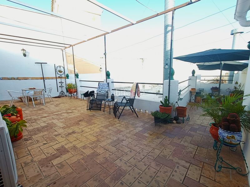 Foto 1713c4e1-2f35-484c-9e8c-fc906462c3a0. Casa adossada a Olivares