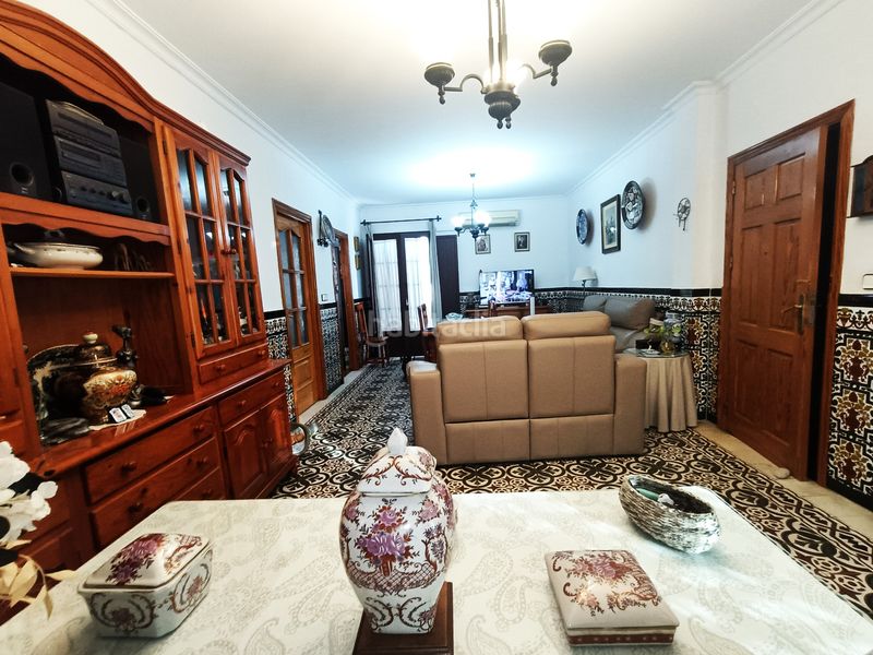 Foto 461490eb-3648-4f42-9a99-8bf01fe295d8. Casa adossada a Olivares