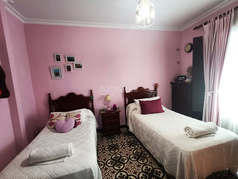 Foto 4a67702d-0cd1-4e5e-861f-db2055f340a0. Casa adossada a Olivares