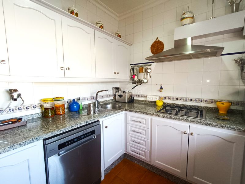 Foto 8987fbd8-e480-44c0-9876-ff674a41e8e0. Casa adossada a Olivares