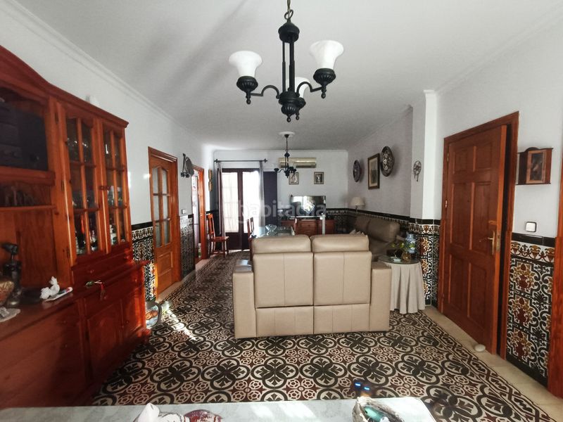 Foto 8a514285-b514-4f79-a04f-871eb0e7d06e. Casa adossada a Olivares