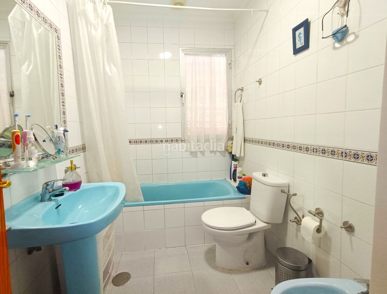 Foto b0fe57b2-3d6b-4121-9aa1-44a34cab1ccf. Casa adossada a Olivares