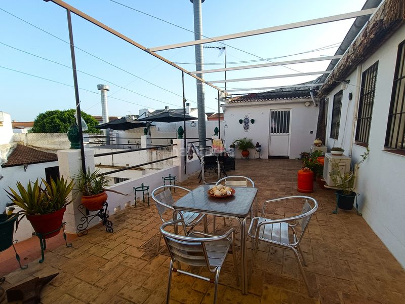 Foto c47c2a38-76a1-4738-aa01-fa3ab2f15c79. Casa adossada a Olivares