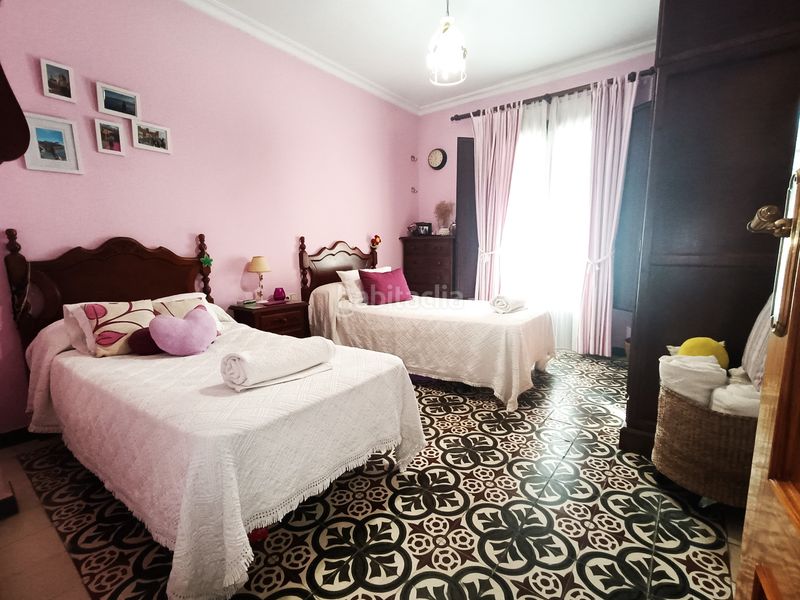 Foto e104786b-fc99-4180-ba70-988366b25244. Casa adossada a Olivares