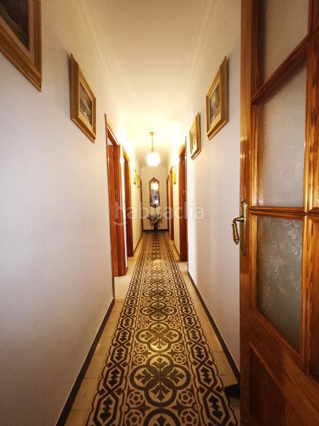Foto e41487e1-7e93-4ab7-820b-95c533cb5d80. Casa adossada a Olivares