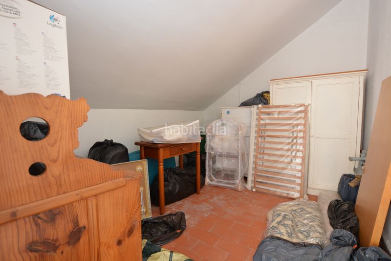 Foto 015c39da-a490-4b5c-a7ea-e43001b0f089. Casa pareada premiere servicios inmobiliarios le ofrece un pequeño oasis en pleno corazón . en Mairena del Aljarafe