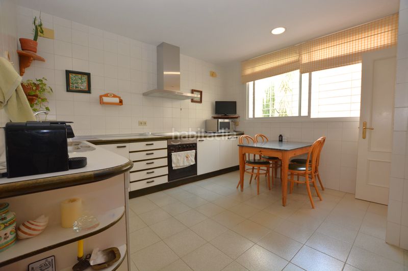 Foto 03128913-ac01-4146-9682-7053077c7522. Casa pareada premiere servicios inmobiliarios le ofrece un pequeño oasis en pleno corazón . en Mairena del Aljarafe
