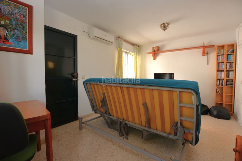 Foto 5a5df893-f47c-4739-99cf-0d8ec7e27b29. Casa pareada premiere servicios inmobiliarios le ofrece un pequeño oasis en pleno corazón . en Mairena del Aljarafe