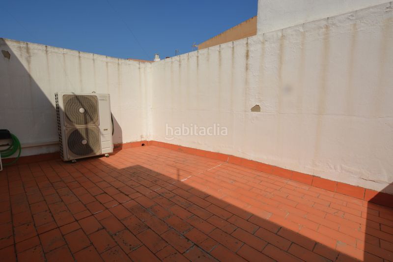 Foto 736193b9-8204-46e7-a827-401c9b3c4729. Casa pareada premiere servicios inmobiliarios le ofrece un pequeño oasis en pleno corazón . en Mairena del Aljarafe