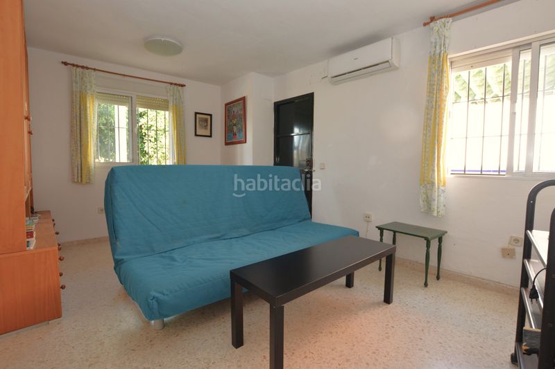 Foto 95e92fca-3cf4-40dd-a5cf-9486f9c6643e. Casa pareada premiere servicios inmobiliarios le ofrece un pequeño oasis en pleno corazón . en Mairena del Aljarafe