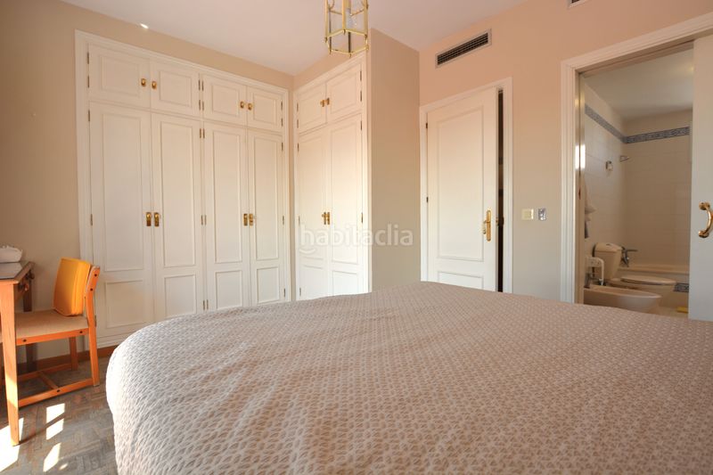 Foto 9ee79c12-88b5-4ce8-b323-b35490da35dc. Casa pareada premiere servicios inmobiliarios le ofrece un pequeño oasis en pleno corazón . en Mairena del Aljarafe