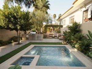 Chalet in Avenida madrid 10. Chalet independiente junto al colegio europa