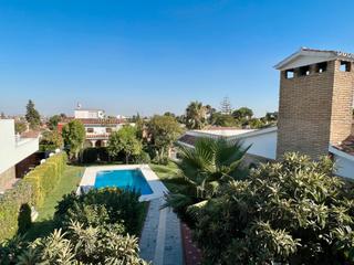 Chalet à Las Almenas. Señorial chalet en las almenas tomares