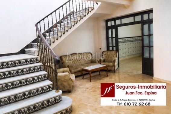 Foto 276d5579-6123-41e8-b406-4d36f34f5b6f. Casa amb aparcament a Bollullos Par del Condado