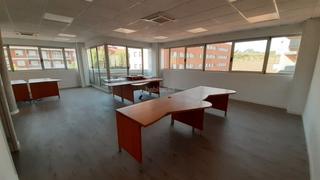 Location Bureau à Can Borrell. Alquiler de oficina
