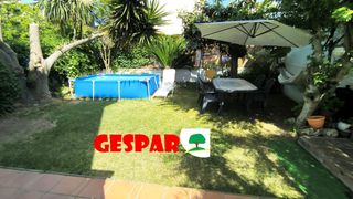 House in Parets del Vallès. Casa esquiner a 3 vientos