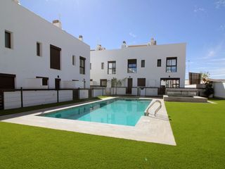 Casa adossada a Pilar de la Horadada Ciudad