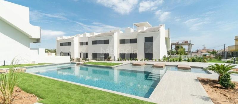 Foto fd7cbe50-5fd1-4a84-be61-0015efeaf0a2. Rez-de-chaussée avec piscine dans Los Balcones-Los Altos Torrevieja