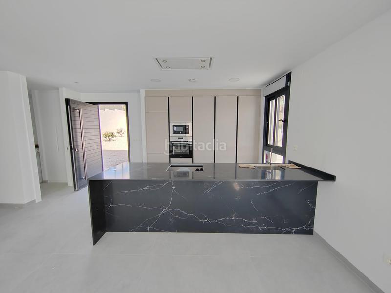 Foto 143ffbdb-c6f6-4274-83fe-2f2036ab19dc. Xalet amb piscina a Busot