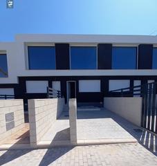 Casa adossada  Calle de xipre. Chalet adosado a estrenar en monte y mar  gran alacant