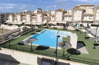 Casa adossada a Calas Santiago Bernabeu. Venta de chalet en santa pola