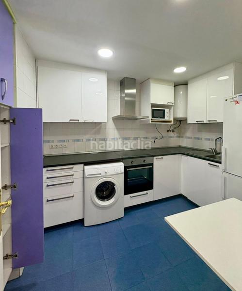 Foto 13115317-991b-44c5-9b13-0fc35e844f29. Casa amb calefacció a Adelfas Madrid