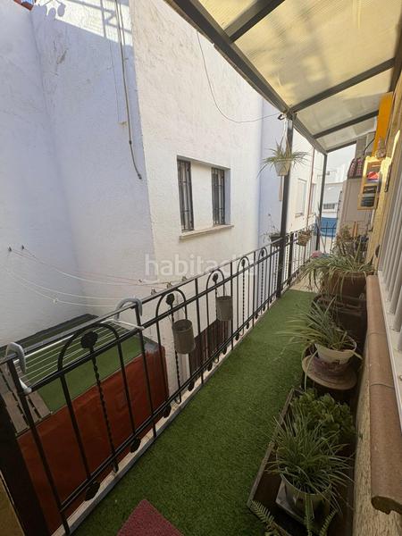 Foto 67a375a9-24e2-4b5b-8aa4-3e16f7fe5bde. Casa amb calefacció a Adelfas Madrid