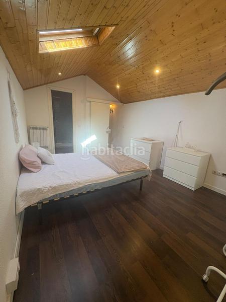 Foto c409448d-83f0-4b21-9314-7e9dd9e99f9c. Casa amb calefacció a Adelfas Madrid