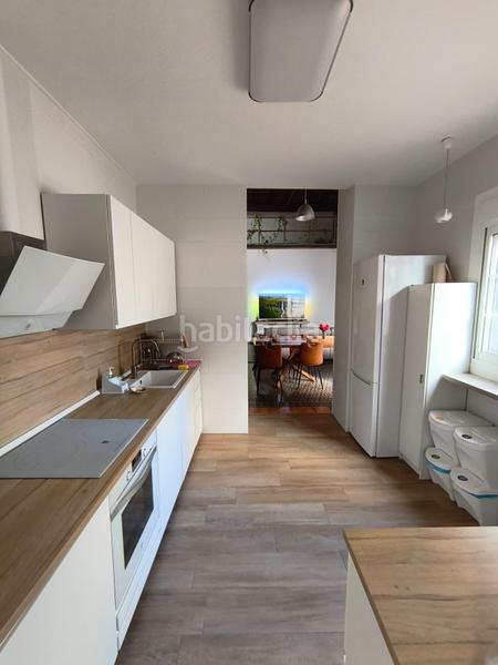 Foto 2cb738ac-d200-4fc4-b484-43f5129dc822. Casa amb calefacció aparcament a Benalúa Alicante