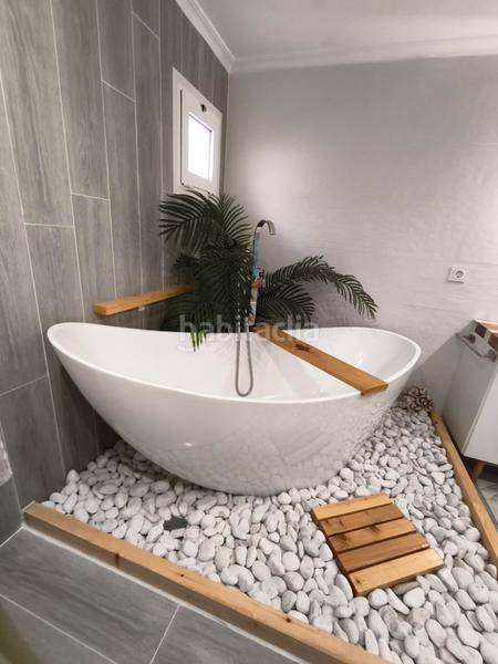 Foto c9ad6d8e-baa1-427a-9c7e-5c4f37b1338a. Casa amb calefacció aparcament a Benalúa Alicante