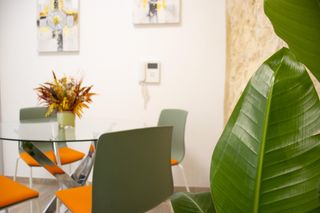 Miete Büro in Carolinas Bajas. Alquiler de oficina en coworking