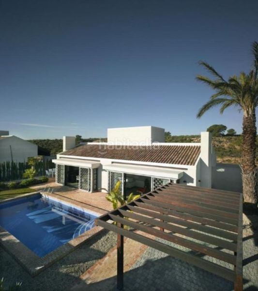 Foto fccff8c9-7a70-47ec-a3b5-1af2a1caedce. Casa adossada amb piscina a Jerónimo y Avileses Murcia
