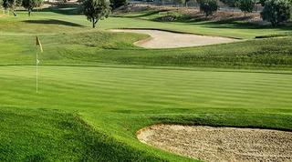 Casa a Monforte del Cid. Venta de bungalow adosado en alenda golf