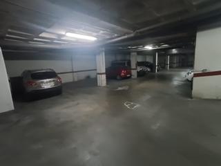 Car parking in Calle POLUX