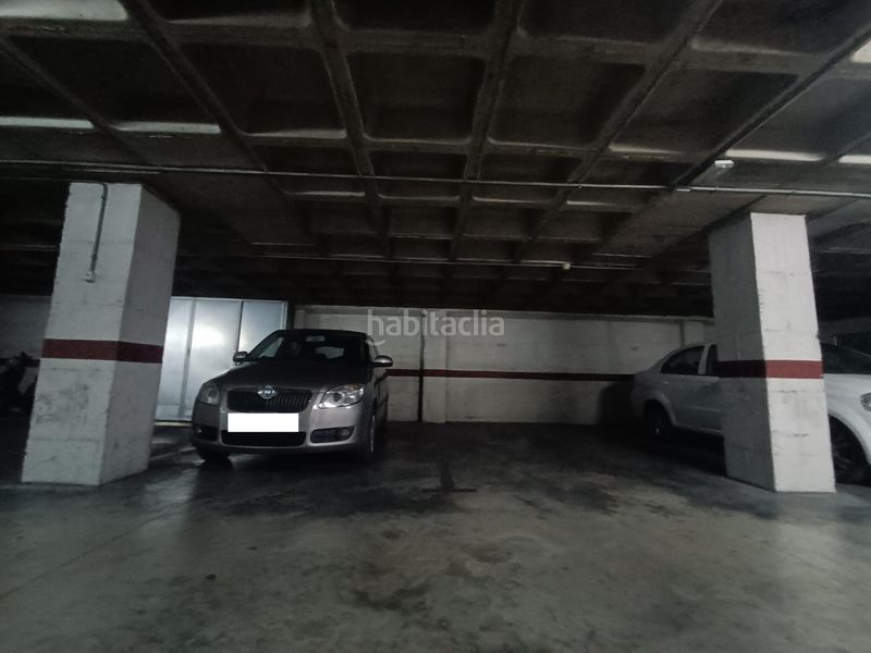 Foto e388d324-3504-4289-ba3d-0c6e56811339. Aparcament cotxe a Florida Baja Alicante