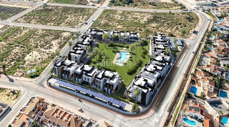 Foto 3a03f1e8-ea34-4518-b0c0-41c77df609f5. Apartament amb piscina a Rojales