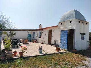 Chalet  Camino valverde bajo. Venta de 3 viviendas en una! villa con piscina y parcela de 5.00