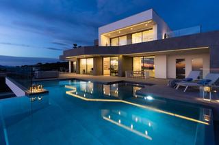 Chalet in Cumbre del Sol. Venta de villa en benitachell