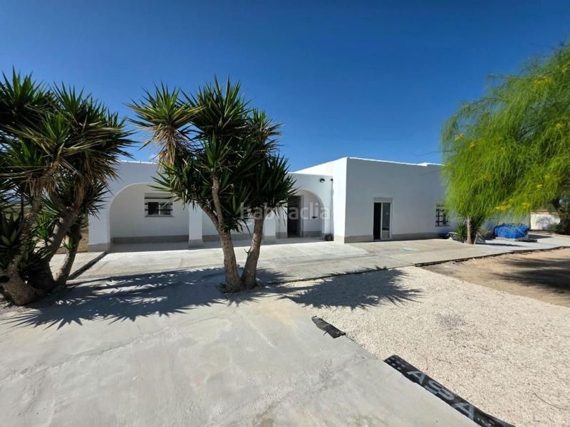 Foto 6d4497f8-b7d2-4430-b35b-9e9519d4b949. Casa a La Marina Elche / Elx