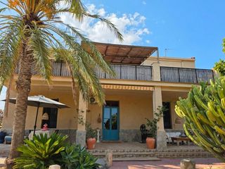 Casa a Reina Victoria - Miguel Hernández