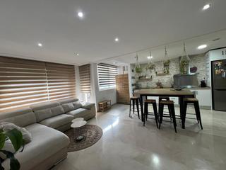 Appartement  Calle fernanda santamaria. Espectacular piso reformado y con ascensor en pleno centro de el