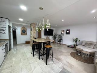 Pis  Calle fernanda santamaria. Espectacular piso reformado y con ascensor en pleno centro de el