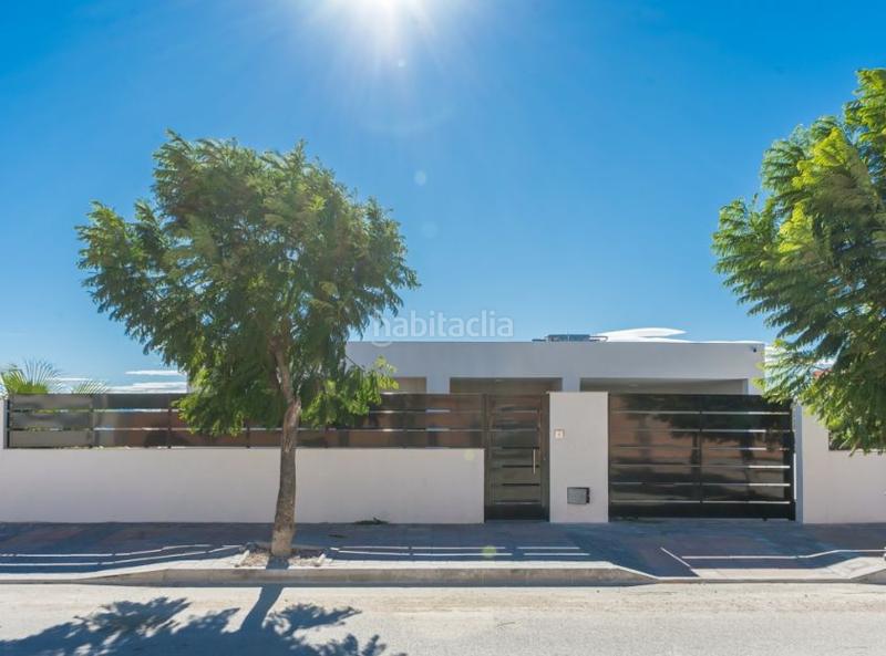 Foto c6227fdb-0628-46ef-b57f-7496d4922253. Chalet con piscina in Fortuna