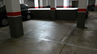 Miete Autoparkplatz in Via Europa - Parc Central. Parkin en c. jaume comas para coche muy pequeo
