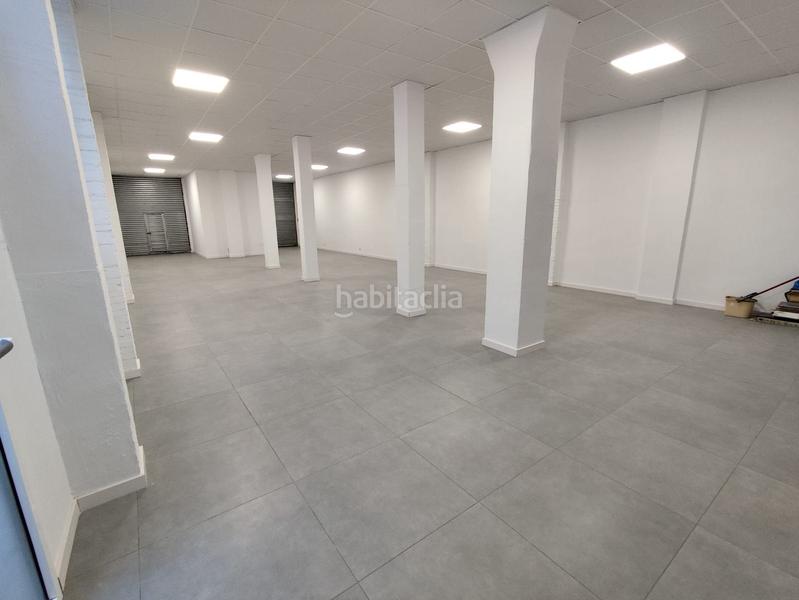 Foto 2571f9dd-efad-4173-992e-a8460c3fd174. Alquiler local comercial local en calle fradera y llanes junto a plaza de catalunya en Mataró