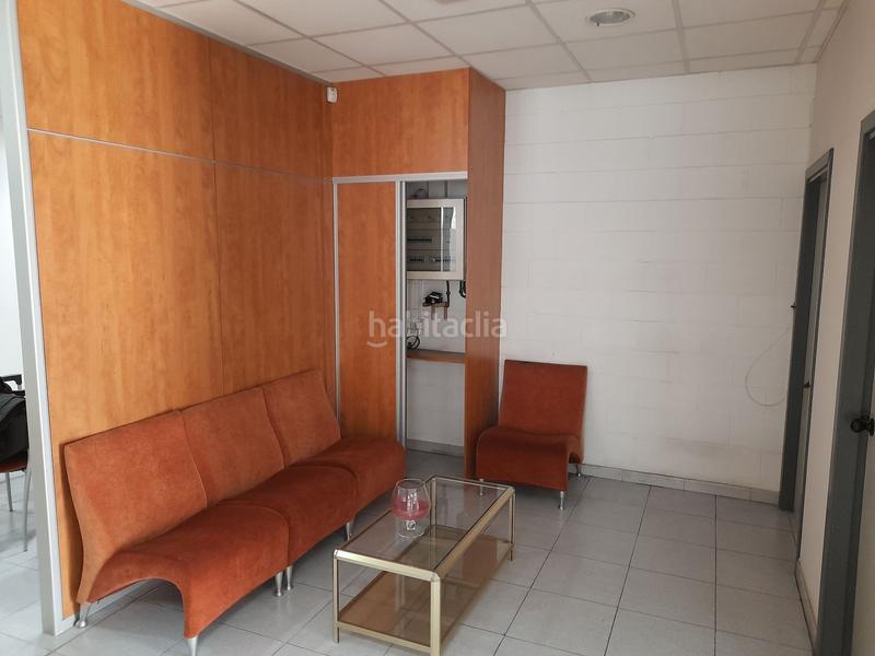 Foto 8a1c7305-3c68-42bd-bef3-e8f08810d59c. Alquiler nave industrial  con oficinas en Mataró