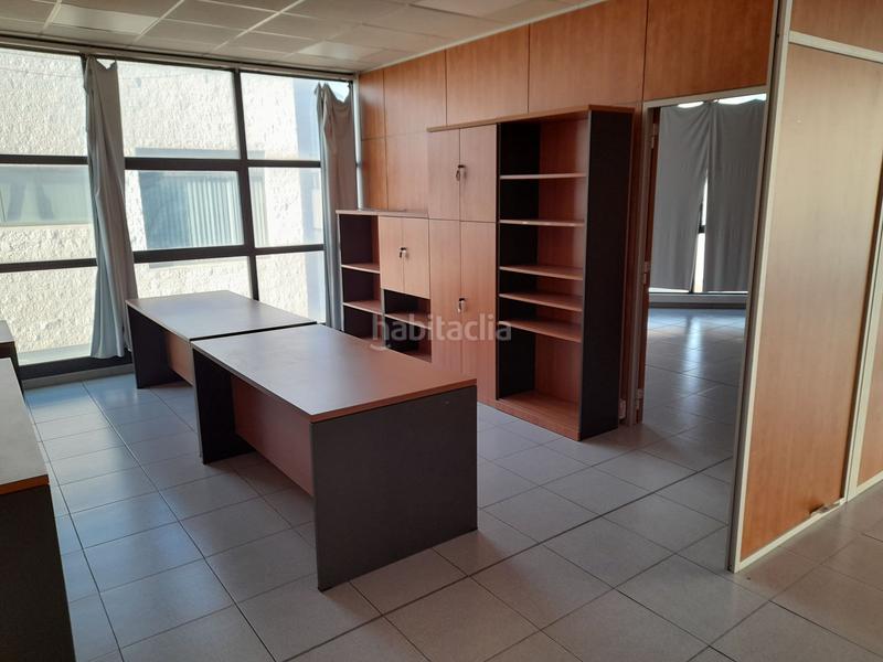 Foto d4b65687-d8b2-4104-81dd-322602e62af6. Alquiler nave industrial  con oficinas en Mataró