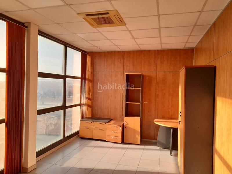 Foto deceb19f-ee5a-48eb-9ebe-e0c1398db4a3. Alquiler nave industrial  con oficinas en Mataró