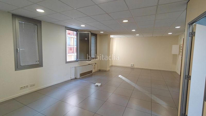 Foto e6f19bd4-fa1d-4b34-8895-365d1c212fdf. Rent office space in Centre Mataró